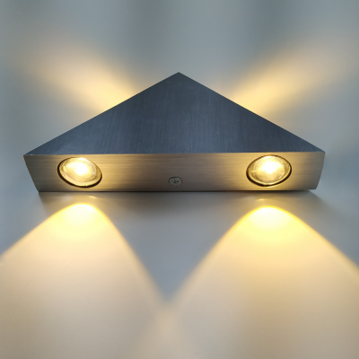 1044 - APLIQUE TRIANGULAR 4W - 09